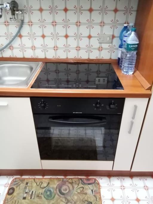 Ampio Monolocale Con Terrazzo - A 2 Passi Dal Mare Apartment Latte
