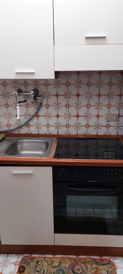 Ampio Monolocale Con Terrazzo - A 2 Passi Dal Mare Apartment Latte
